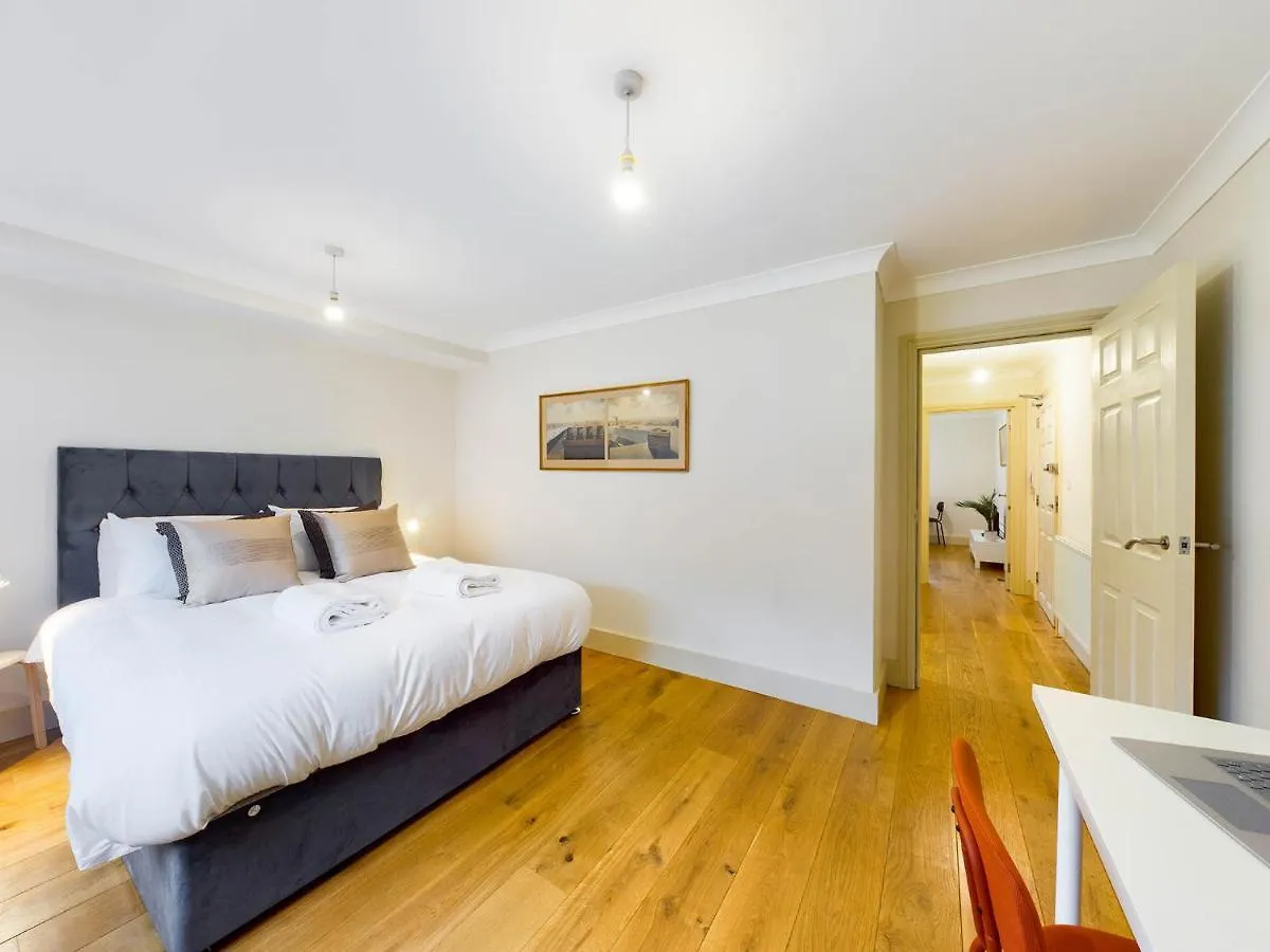 Redhill Town Centre Apartments By Livingo
